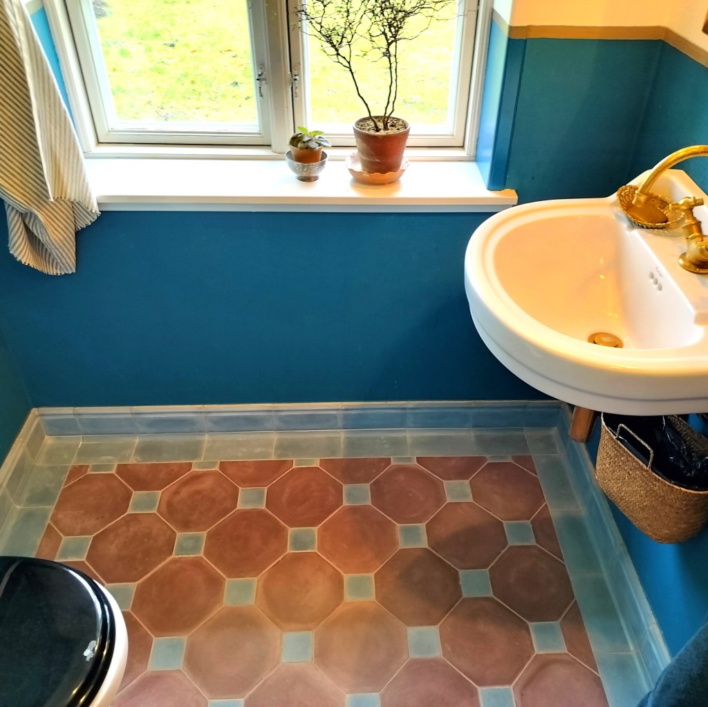 Villa Fliser, håndlavede fliser, cementfliser, Marokkanske fliser, cementkakel, octagon tiles, hulkehl fliser, sokkelfliser, kantfliser, handgjort kakel, oktagon fliser, klassiske fliser, historiske fliser