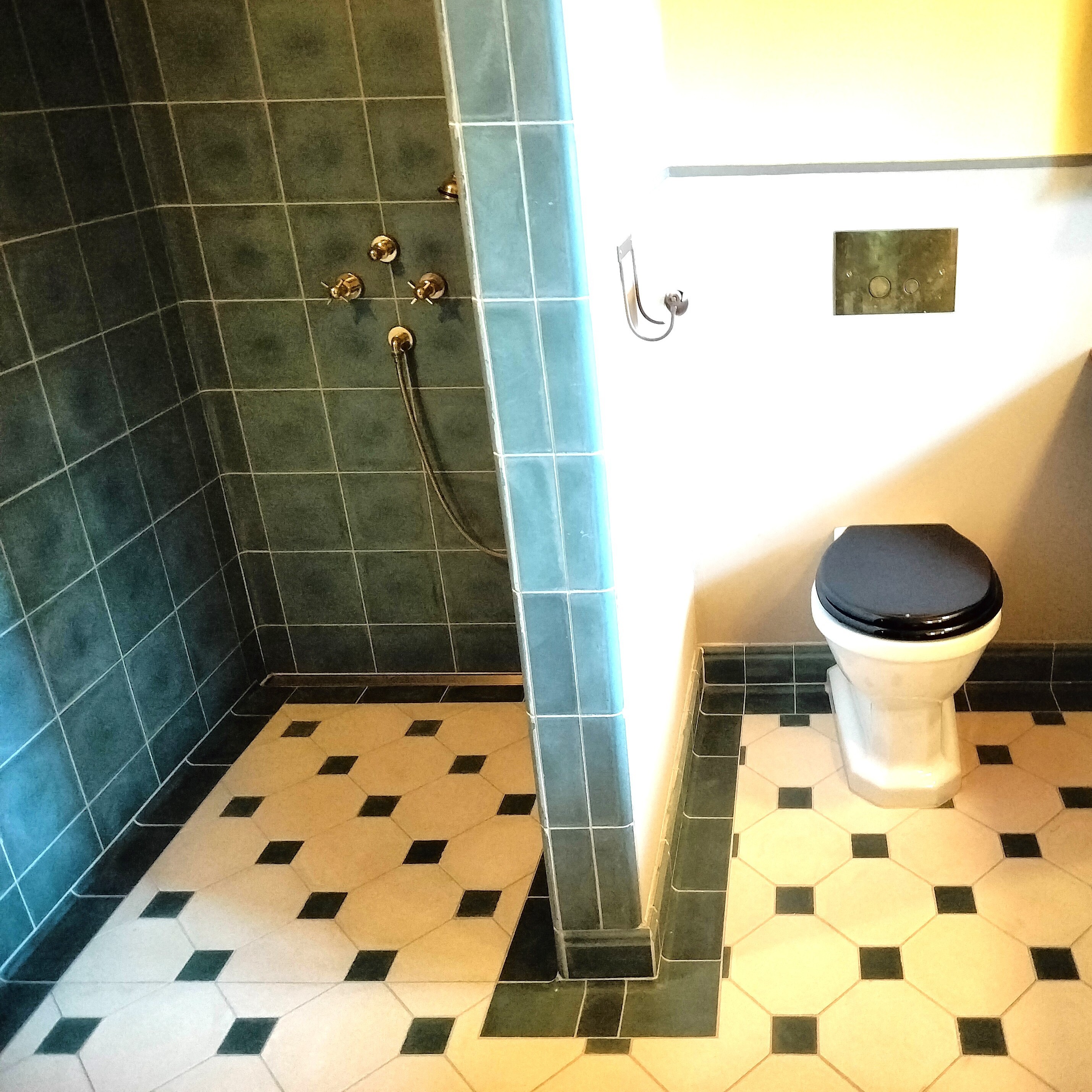 Villa Fliser, håndlavede fliser, cementfliser, Marokkanske fliser, cementkakel, octagon tiles, hulkehl fliser, sokkelfliser, kantfliser, handgjort kakel, oktagon fliser, klassiske fliser, historiske fliser